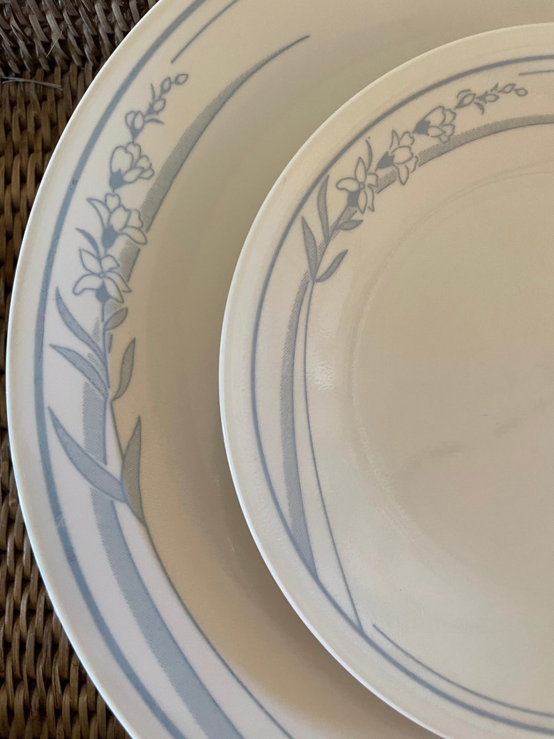 Corelle Blue Lily Dinnerware Vintage Corning Corelle Light Etsy