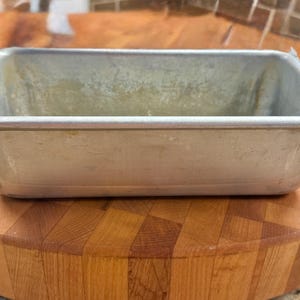 Vintage Mirro Aluminum Loaf Pan Rectangular Rolled Sides Mid Century Bakeware