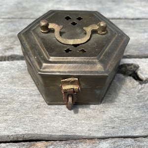 Brass Cricket Box Lidded Trinket Box Incense Burner Indian Ornate Jewelry Box Vintage Vanity Storage #T3 READ DETAILS