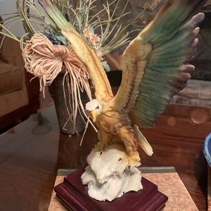 Resin Eagle Music Box, Eagle Figurine Music Box, Born Free Rustic Decor T9