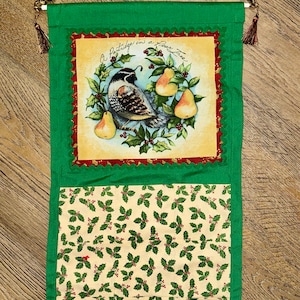 Vintage Christmas Wall Pocket Organizer Barbara Phillippe Partridge in a Pear Tree Hanging Fabric 12 Pocket Organizer READ DETAILS