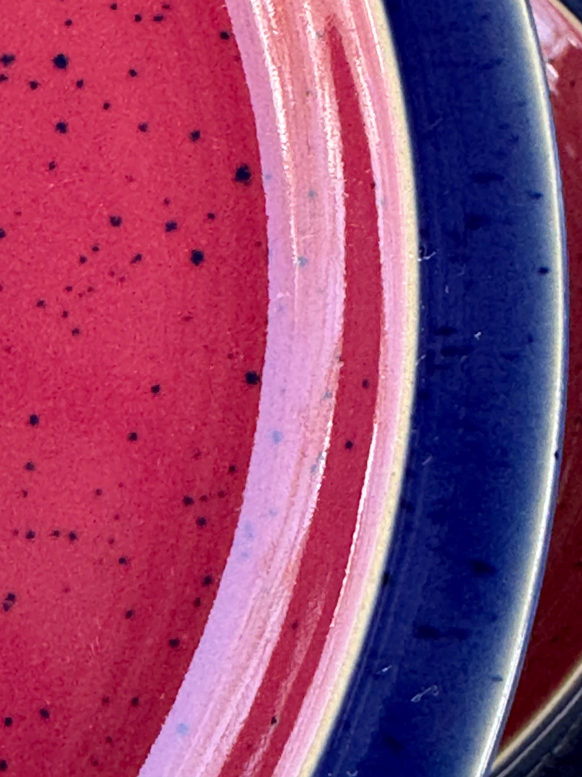 デンビー・ラングレー ハーレクイン サラダプレート 赤と青の斑点模様