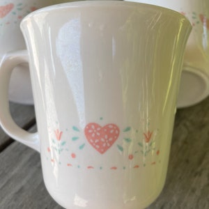 Corning Ware Kaffeetassen Corning Ware Corelle Forever Yours Pfirsich Herzen rosa mint grün Floral Kaffeetassen 4er-Set, # A3