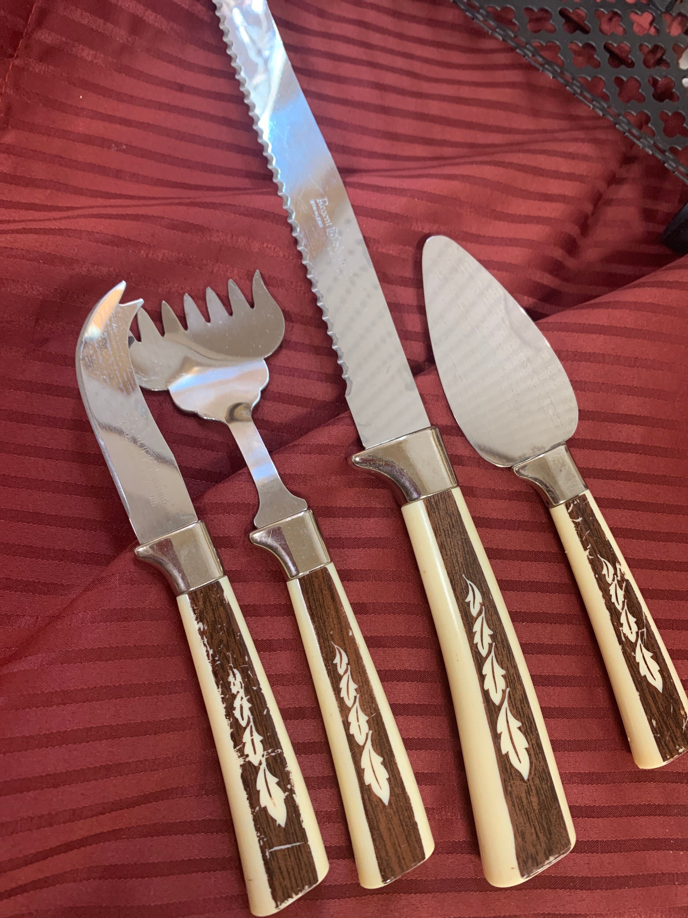 Regent Sheffield Mid Century Serving Utensil Set: Carved Woodgrain