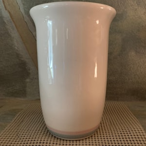 Pfaltzgraff Vintage Aura Pattern Vase or Utensil Holder 6.75” in height 4.5” in diameter #A1