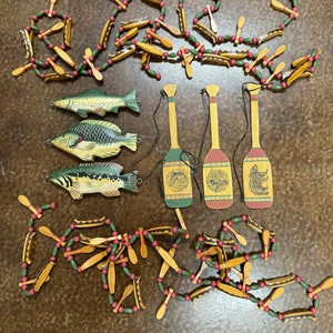 Rustic Midwest of Cannon Falls Christmas Tree Decor Cabin Lodge Holiday Carved Wood Hand Painted Cabin Wall Decor Garland #T14 Read Details