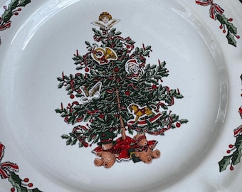 Holly and Lace Christmas Tree Salad Dessert Plates Boxed Holiday Dishes Green Holly Border Completer Boxed Set 4 Available NOS READ DETAILS
