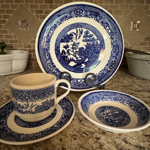 Blue Willlow Ironstone Royal USA Vintage 1948 Transferware Birds Pagoda Dinnerware Cobalt Blue Set of 8 #BS Read Details