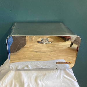 Vintage Chrome Bread Box – Mid-Century Modern Metal Bread Bin
