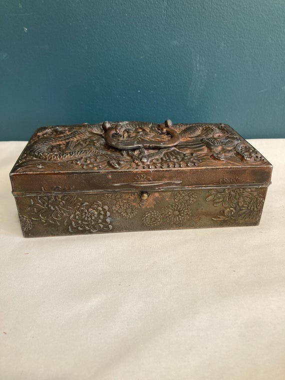 銅蟲 煙草入れ(木箱あり)1956年製：Old Copper box：Japan Antique Japanese Copper Box With Ornate Dragon Lid - Etsy