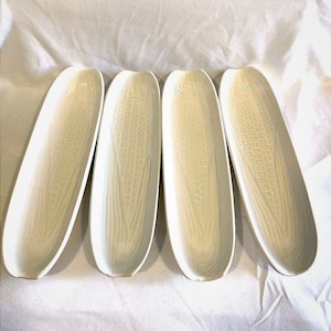 Vintage White Ceramic Corn-on-the-Cob Dishes – Set of 4