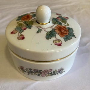 Vintage Wedgewood Decorative Ceramic Trinket Box with Floral Design
