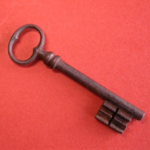 Genuine Antique Metal Key – Probably 19th Century