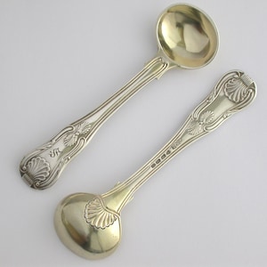 Outstanding Solid Silver Kings Pattern Salt Spoon Pair with Gilded Bowls by William Bateman – Heavy and Superb Quality, London 1823
