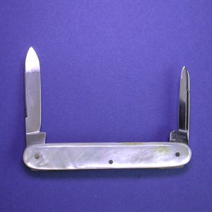 Vintage Folding Pocketknife with Mother of Pearl Scales by Edwin Blyde & Company Ltd. (Sheffield)