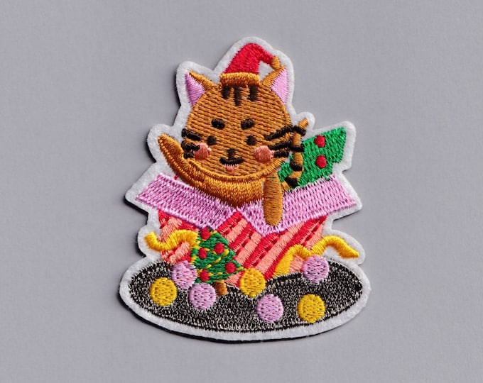 Cat Christmas Patch Iron-on Embroidered Xmas Cat Gift Box Applique Patches