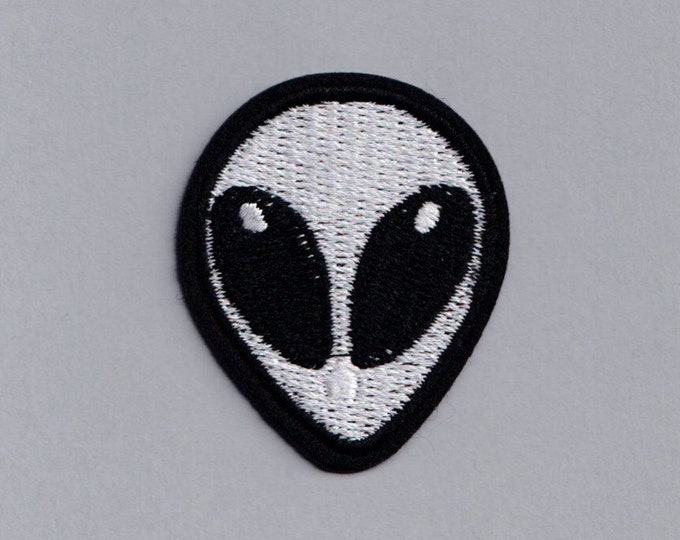 Embroidered White Alien Patch Iron On Martian UFO Alien Head Applique Badge Patch