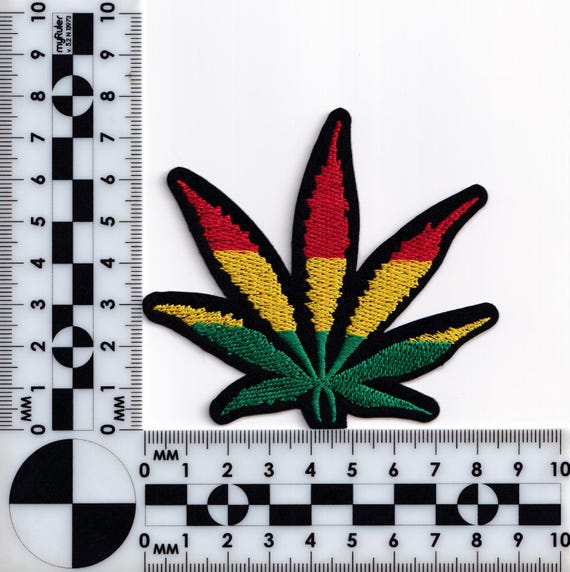 90s マリファナ柄　フード付ベスト　ラスタカラー　MARIHUANA 刺繍 トリコロール ラスタ マリファナ リーフ パッチ アイロン接着