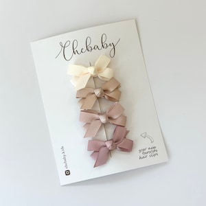 Spinki do włosów z kokardką z grosgrainu: zestaw 4 małych spinek zatrzaskowych