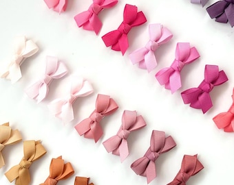 Mini fiocco in nastro grosgrain con fermagli a pressione: accessori per capelli da neonata