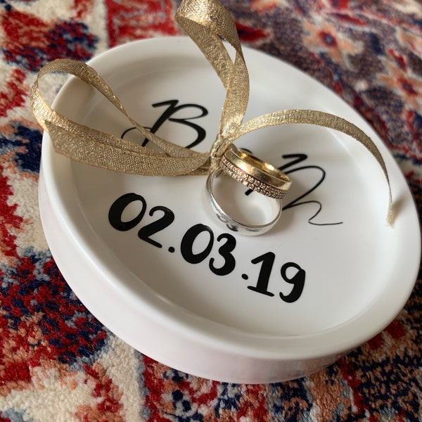 personalized ring bowl, porcelain, jewelry storage, round, customizable