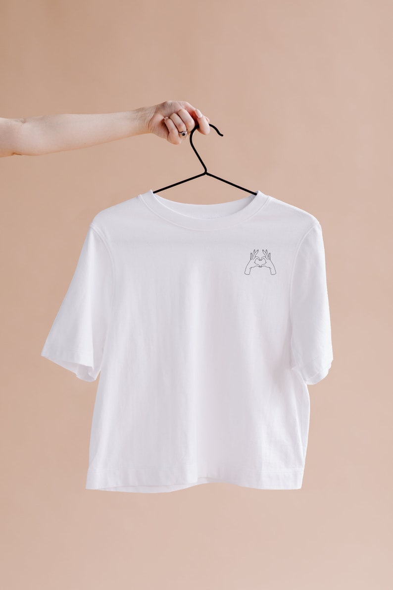 T-shirt Line Art Minimalist and Stylish T-shirt - Etsy