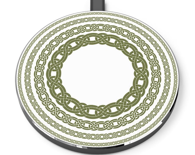 Green Celtic Circle Knotwork Wireless Charger