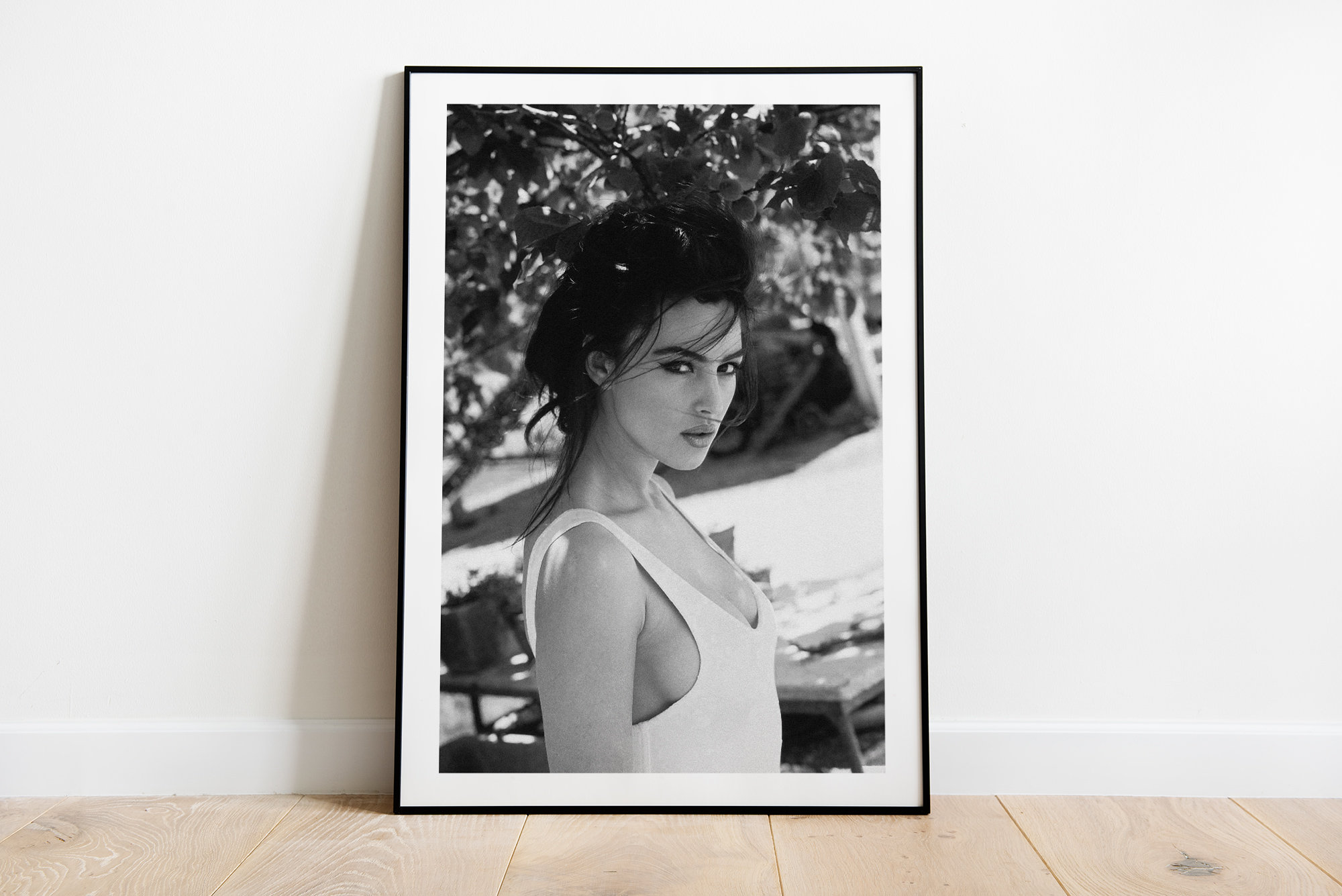 Monica Bellucci Poster 40x60cm - Leinwanddruck Für Schlafzimmer & Büro - Hochwertige Wanddekoration