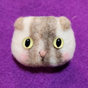Wool felted animals,Felted Kitty pinback, Felted Cat ,Cat Felted Brooches, Felted Brooch,Cat Lover,Adorable Cat