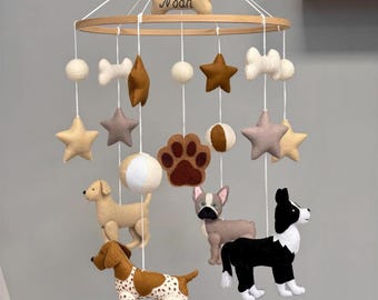 Mobile für die Hundekinderstube: Welpen und Knochen aus Filz – inklusive Namenswunsch