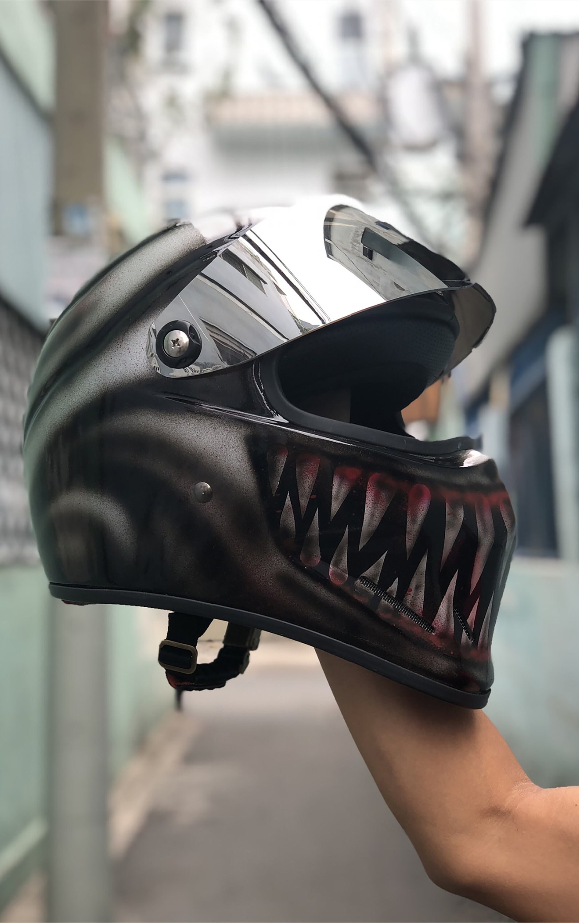 antivenom helmet