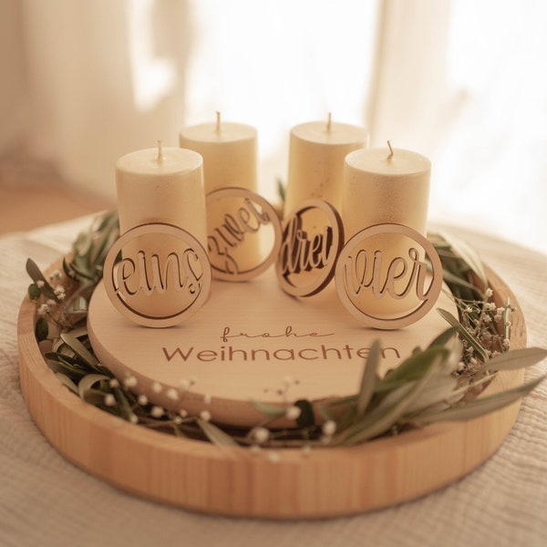 Stimmungsvoller Adventskranz aus Buchenholz: Gemütliche Vorweihnachtsatmosphäre mit Gravur für Stumpenkerzen - Adventskranz für die Familie