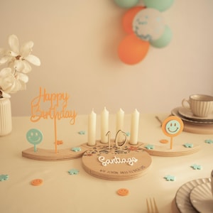 Piatto di compleanno personalizzato con nome - Piatto di compleanno con stampa colorata, decorazione da tavolo compleanno, ghirlanda di compleanno in legno - Compleanno