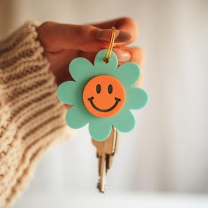 Keychain with smiley, colorful keychain for children, personalizable backpack pendant, school enrollment gift, pendant