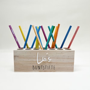 Personalized wooden pen holder - the ideal accessory for an organized desk and a perfect gift idea for the start of school