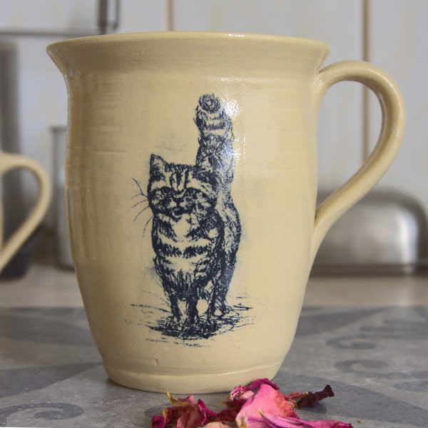 Keramik Tasse hand getöpfert mit Tier Motiv "Katze"