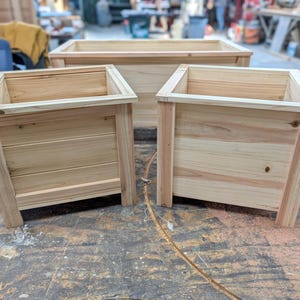 Cedar Planter Boxes – Fully Assembled, Includes 5gal Fabric Pot