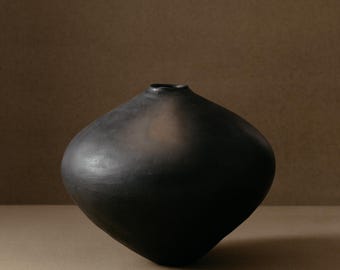 Handcrafted Black Earthenware Vase – Wood-Fired Wabi Sabi Decor