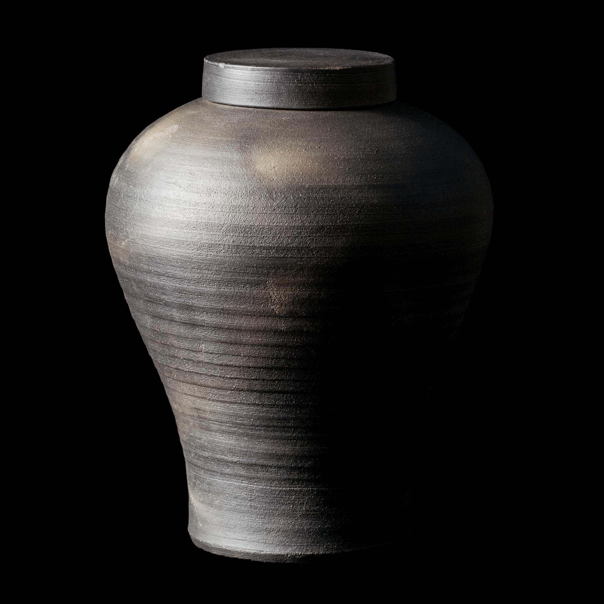 Black Elegant Handmade Funeral Urn for Ashes – Classic Cinerary Jar