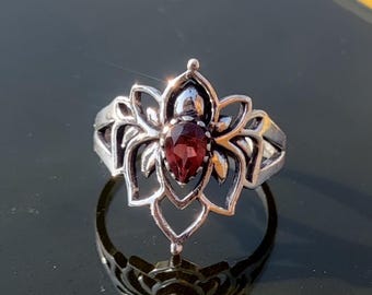 Strawberry Quartz 925 Sterling Silver Ring: Floral Gemstone Jewelry