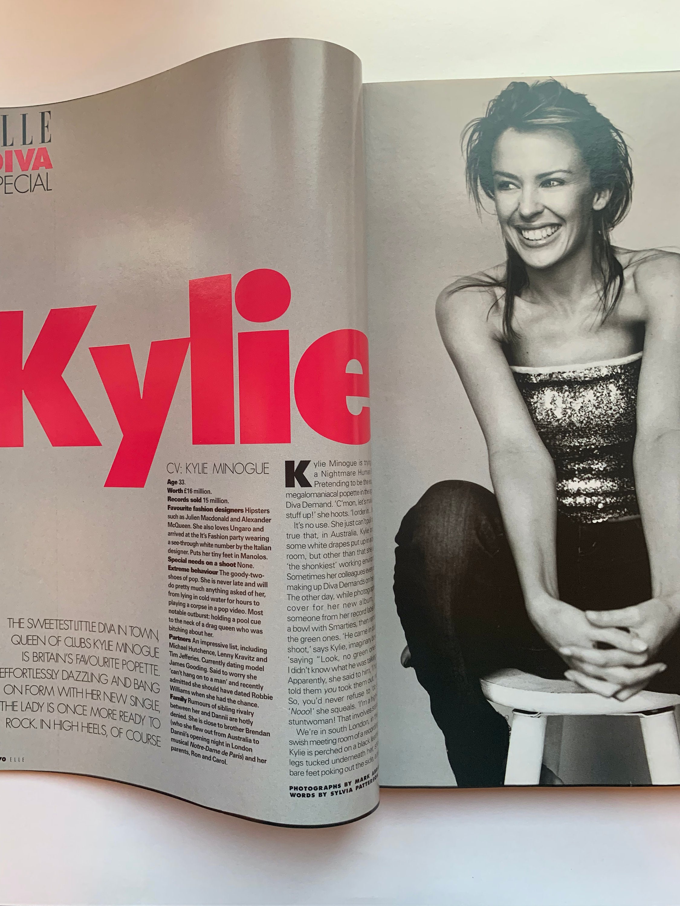 Vintage Elle UK Magazine, October 2001, Kylie Minogue Cover, Diva Special -  Etsy, image size:2250x3000