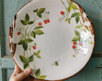 Big beautiful dish for cakes, sweets, hand painting with raspberries and bee, for happy family, diameter 32 cm amazing plate