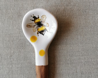 ceramic teaspoon with painted bumblebee. hand sculpted clay spoon. spoon for honey and jam. Ceramic Osoka Art. a gift for honey lovers