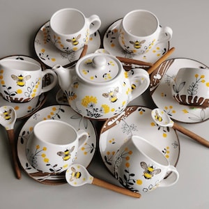 Tea-set hand painting bumblebees (teapot, mugs, saucers,spoons)  by Osokaart ceramics. Nice gift for mother, nice friend, sister