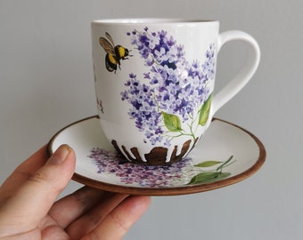 Кружка с блюдцем-подвеска с росписью сирень и бабочка или пчела от Osokaart Ceramics