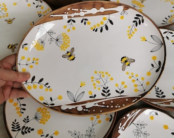 Handmade Ceramic plate with a bee, Pottery Dinnerware, Artisan Dishes, Collectible gift plate gift, Dinner Plate, Osoka Art ceramics