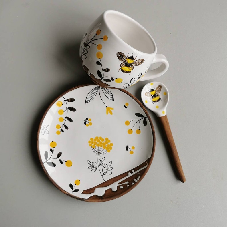 Tea-set hand painting bumblebees teapot, mugs, saucers,spoons by Osokaart ceramics. Nice gift for mother, nice friend, sister image 5