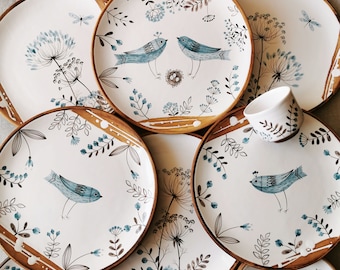 Hand painted dinner plates by Osokaart ceramics. They will your lunch more comfortable and cozy