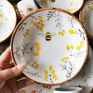 Handmade Bumblebee Bowl: Ceramic Pottery by Osoka.art (7 in)