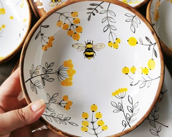 Handmade Bumblebee Bowl: Ceramic Pottery by Osoka.art (7 in)